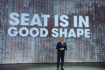 El presidente de Seat ve coches GNC como posible alternativa al diésel