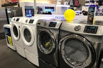 U.S. durable goods, trade data boost second-quarter growth estimate