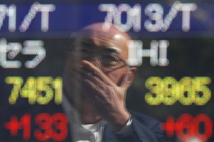 Asian shares edge up, Nikkei snaps 16-day winning streak