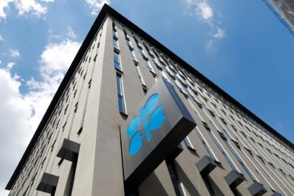 Asian shares edge ahead, oil subdued before OPEC meeting