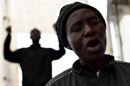 Migranti, Italia chiede a Lifeline di sbarcare a Malta, che rifiuta