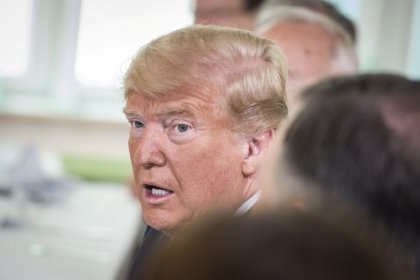 Trump culpa "tolice e estupidez dos EUA" por laços ruins com Rússia antes de cúpula com Putin