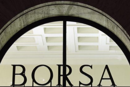Borsa Milano chiude poco mossa, male i bancari