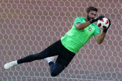 El Liverpool contrata al portero brasileño Alisson por cifra récord
