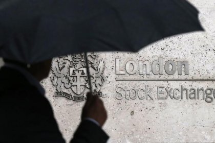 Hausse prudente en Europe, l'euro remonte à $1,14