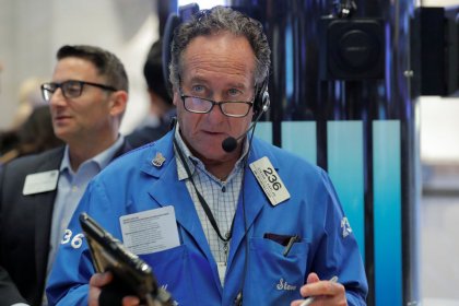 Borsa Usa, Nasdaq in ribasso appesantita da chip, energia sostiene S&P