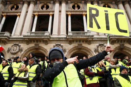 "Gilets jaunes" -Mobilisation en forte baisse, tensions en soirée