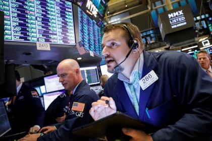 Wall Street advances as earnings season hits the road running