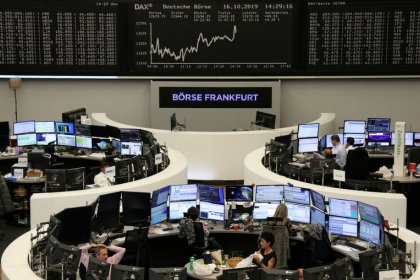 Índices europeus têm leve queda com turbulências sobre acordo do Brexit