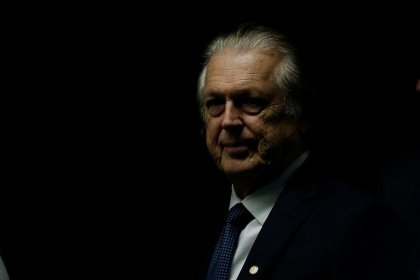 PSL suspende 5 deputados ligados a Bolsonaro e aumenta poder do presidente do partido