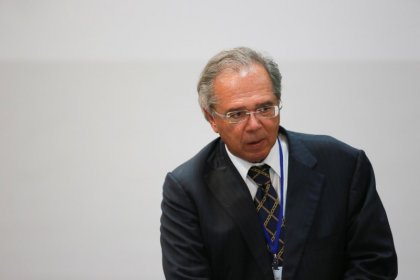 Em até 30 anos mundo terá 5 ou 6 moedas, com maior força do iene e do euro, diz Guedes