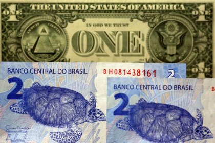 Dólar segue exterior, fecha em alta e sobe pela 4ª semana consecutiva ante real