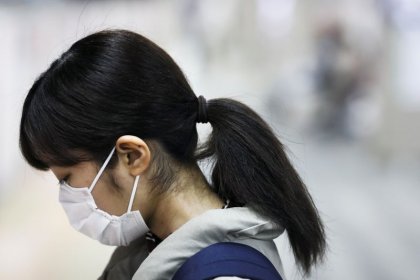 Число инфицированных коронавирусом растет, провоцируя страхи о рецессии в Сингапуре и Японии