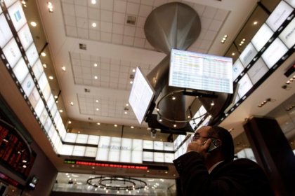 Ibovespa fecha em alta em dia cheio de balanços e exterior favorável
