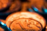 Рубль слабеет перед угрозой страшных для рынка данных о безработице в США