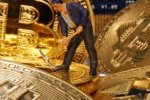 アングル:ビットコイン「半減期」、コロナ禍が価格に影響も