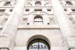 Borsa Milano tonica, ma sotto massimi, in luce Stm e Saras, giù Atlantia