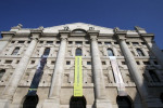 Borsa Milano positiva con WS, corrono risp Buzzi, strappa Interpump, giù banche