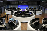 Lockdown worries put European stocks on course for small weekly loss