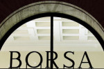 Borsa Milano in lieve rialzo in scia WS, crolla Saipem, vola Tenaris dopo risultati