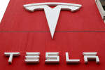U.S. investigating suspected Autopilot Tesla crash into police vehicle