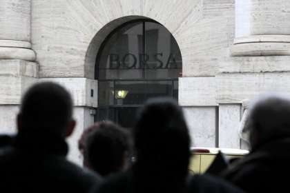 Borsa Milano recupera e chiude piatta, in calo Fca, Telecom It