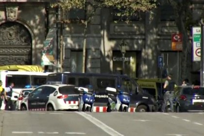 Barcellona, furgone piomba su folla in centro città, morti e feriti