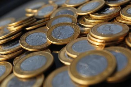 Arrecadação sobe 10,78% em agosto com ajuda de Refis, a R$104,206 bi, diz Receita