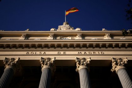 El Ibex-35 cierra al alza por esperanzas de menor tensión entre EEUU y China