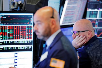 Trade tensions weigh on Wall Street