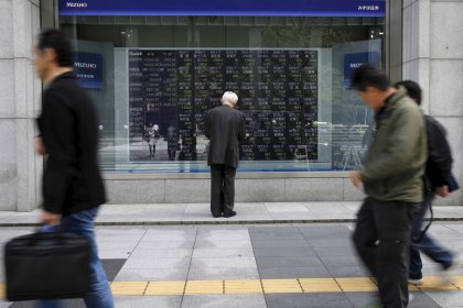 Asian shares pause amid concerns over growth and trade