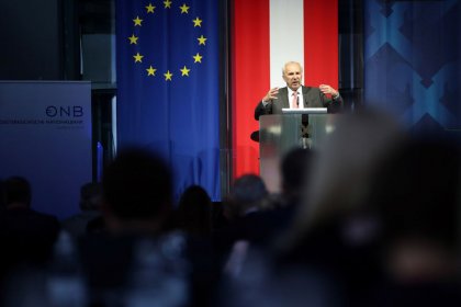 Nowotny (BCE) plaide pour l'émission d'"eurobonds"