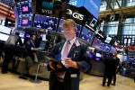S&P 500 ends slightly higher after rebounding with bond yields