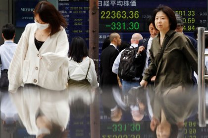 Asian shares skid as trade war deepens, fuels bond rush