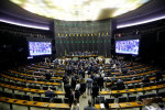 Câmara inicia debate público sobre fake news, e deputados avaliam regras que não impliquem em censura