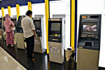OJK Beri Jawaban soal Kabar Ajakan untuk Tarik Uang Semua di ATM
