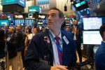 Wall Street, sur ses gardes, s'installe dans le rouge