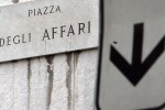 Borsa: Milano in rosso con banche