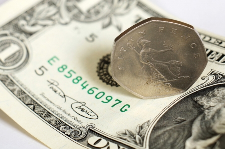 هل يتقدم الاسترليني لمستويات 1.30 أمام الدولار مجددًا؟