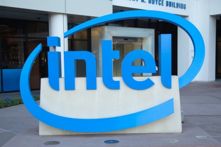 Акции Intel и Broadcom выросли; Nextera упали