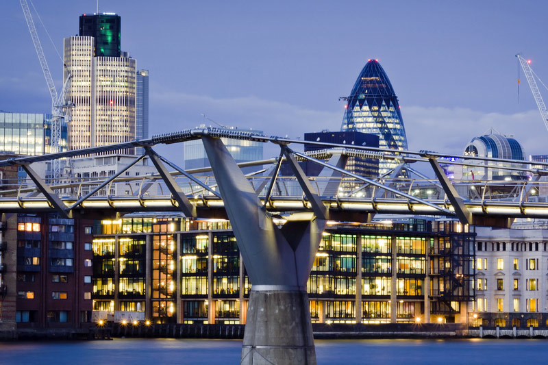 Reuters survey: 10,000 UK finance jobs affected in Brexit's first wave