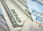 Forex - Dollar Dips as EUR/USD Surges to 1-Week Highs