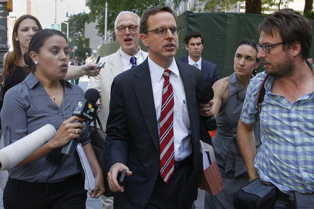 © Reuters. Carmine Boccuzzi, a lawyer representing Argentina from Cleary Gottlieb Steen & Hamilton, leaves Manhattan federal court in New York