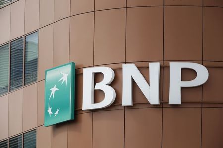 © Reuters. The logo of BNP Paribas is seen on top of the bank's building in Fontenay-sous-Bois, east of Paris