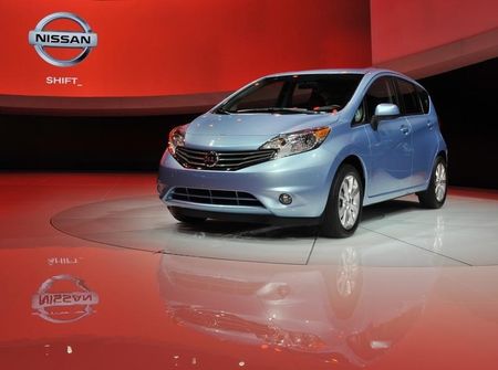 © Reuters. The 2014 Nissan Versa Note is displayed at the North American International Auto Show in Detroit