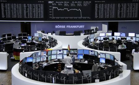 © Reuters. Un'immagine della Borsa di Francoforte