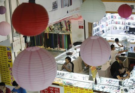 © Reuters. L’INDICE PMI OFFICIEL DES SERVICES S’EST LÉGÈREMENT TASSÉ EN JUIN EN CHINE