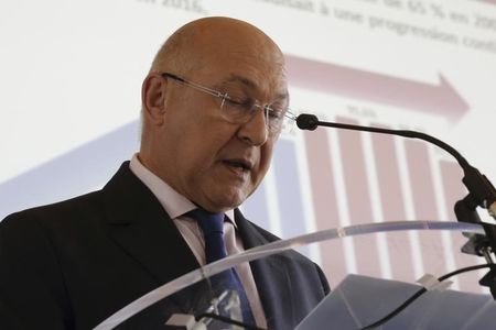 © Reuters. French Finance minister Sapin attends a press conference at the Ministry in Paris