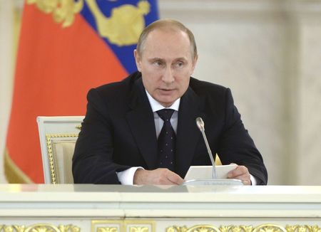 © Reuters. Russian President Putin speaks during a meeting of the Presidential Council on Inter-Ethnic Relations in the Kremlin