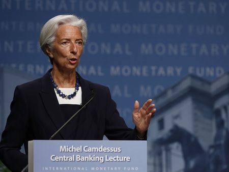 © Reuters. IMF Managing Director Christine Lagarde delivers opening remarks at the inaugural Michel Camdessus Central Banking Lecture in Washington